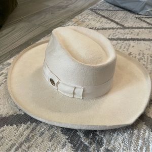 Gladys Tamez Millinery | Arch Hat Size: Small